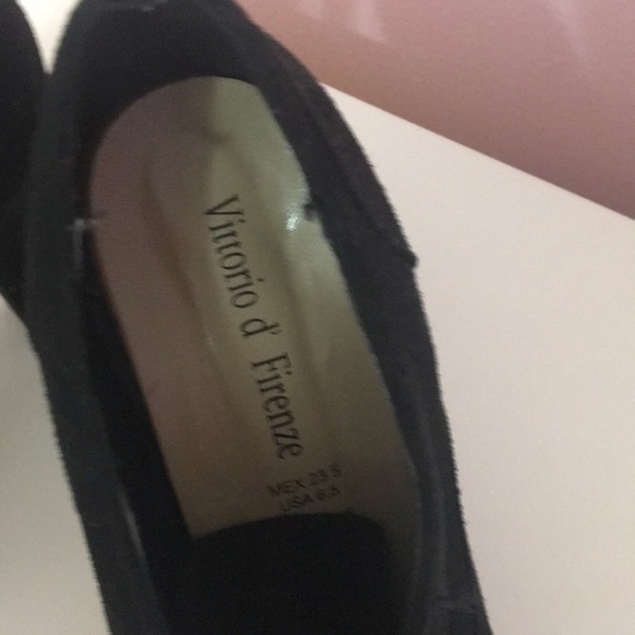 Shoes - Picture 2 of 5